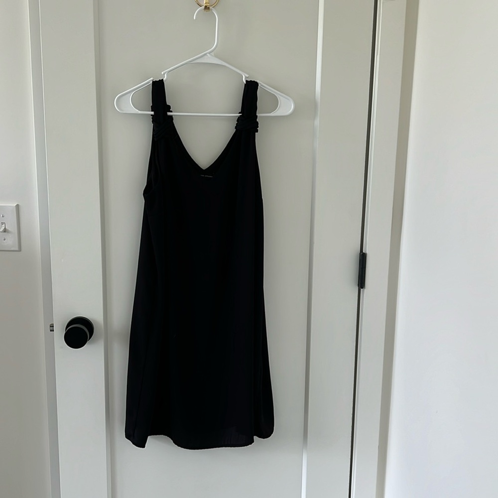 Adrienne Vittadini black shift dress
